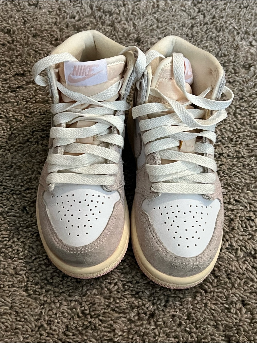 Nike Kids Low-Top Sneakers in pink and Taupe